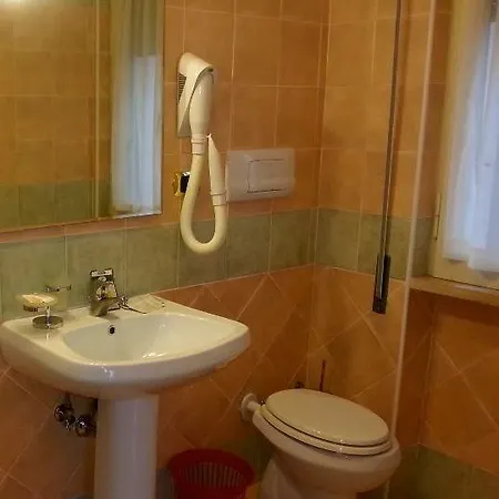 Hotel Eliseo 2*