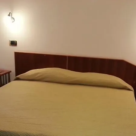 Eliseo Hotel 2*